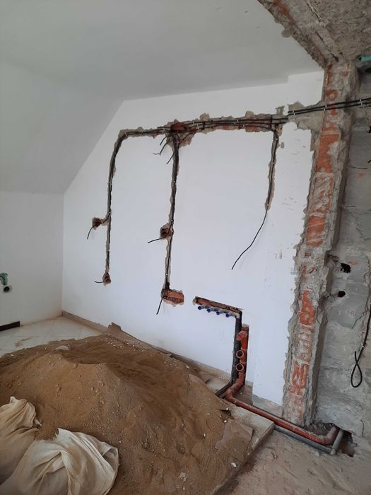 Нова електроинсталация и преустройство – къщи и апартаменти.