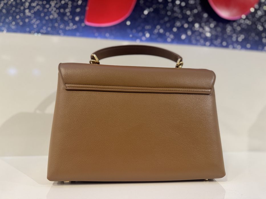 Дамска чанта естесвена кожа