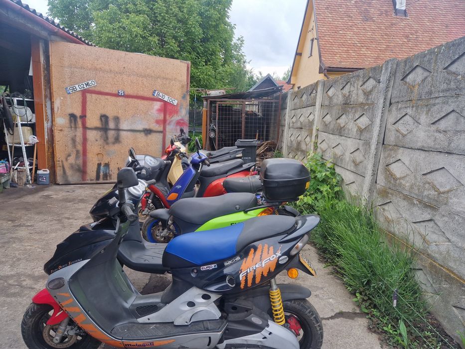 Vând 5 scutere de 49 cc piaggio ,aprilia,gpilera,malaguty