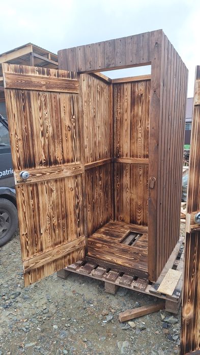 Туалет уличный, дачный