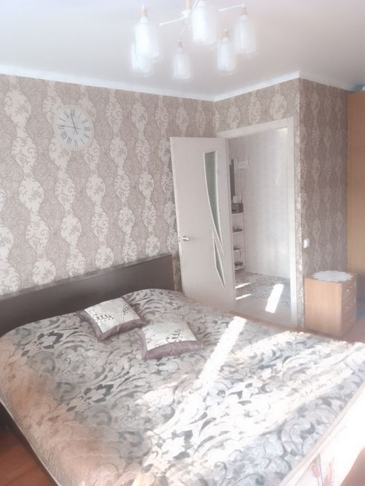 Продам 2-комнатную /Нарык-базар/