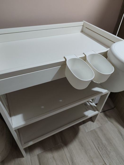 Măsuța de înfășat Ikea