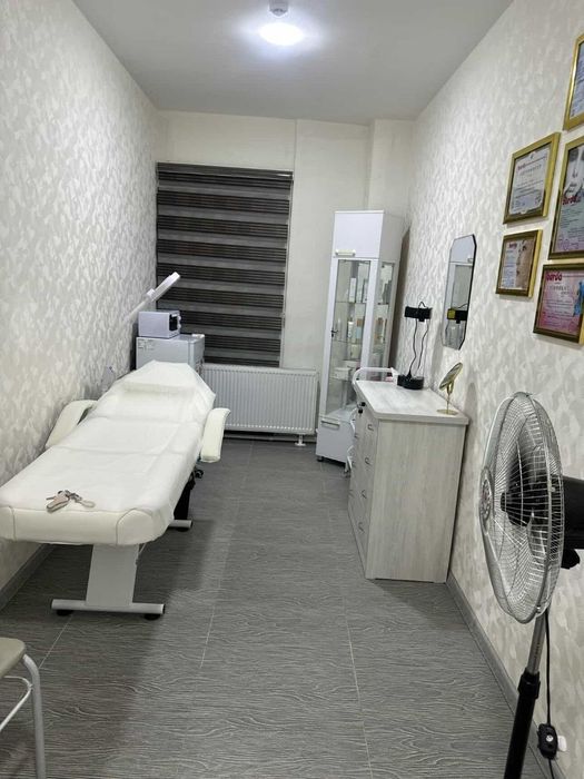 Kushetka etajerka stul