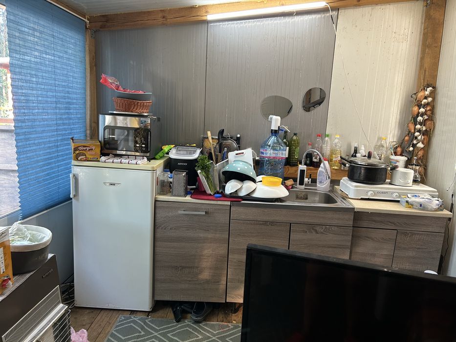 Продавам позиционирана каравана на яз. Искър