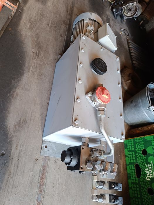 Электродвигатель 5.5кв/1500об масло станция 315бар