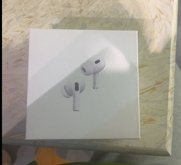 Продам часы за 5000 новые аирподсы за 4000