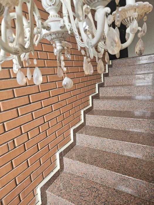 Продается люстра б/у