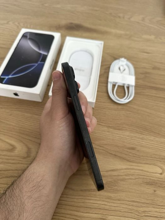 Apple iPhone 16 Pro Max - 256GB - Black Titanium