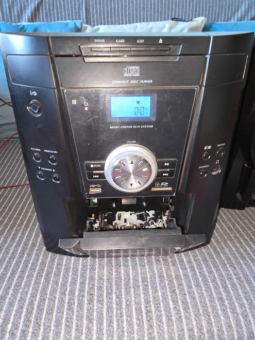 Combina audio cu cd, caseta, usb si telecomanda