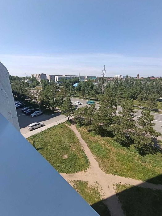 продам 1 ком. квартиру в 8 микрорайоне