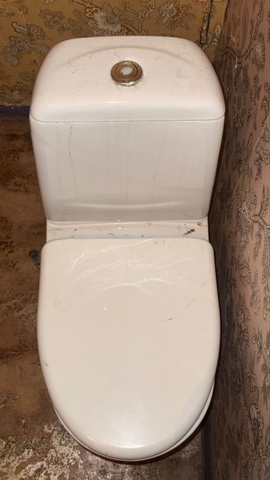 Продам унитаз белого цвета б/у