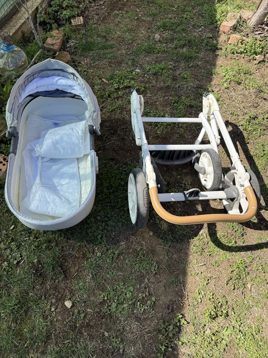 Бебешка сгъваема количка Bass Soft.