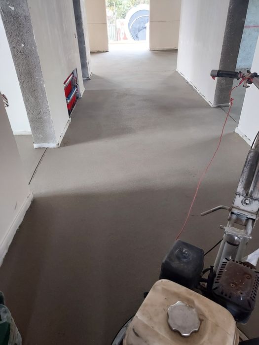 Șape mecanizate pentru  încălzirea pardoseală materiale și manopera