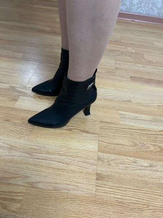 Полусапожки, натуральная, мягкая кожа 37 размера