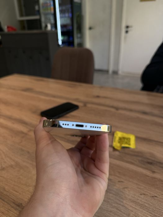Срочно продам айфон Iphone 12 pro