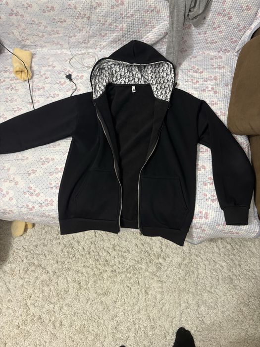 продам зипку Dior новая