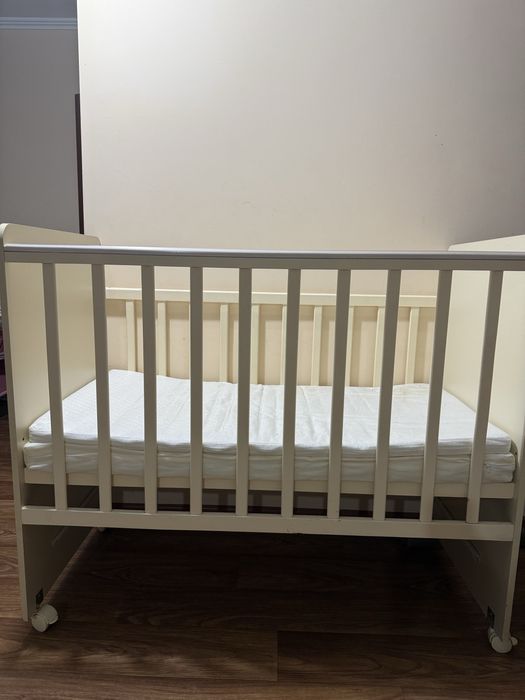 Продам детскую кроватку