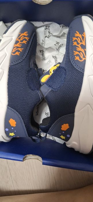 Продам кроссовки