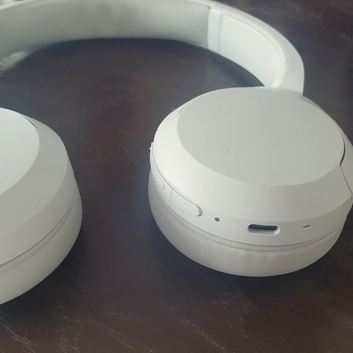 Casti Sony noi fără fir CH 520W