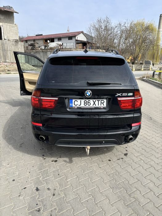 Vand BMW X5 motor 3.0 180KW an 2012 in conditii foarte bune!!