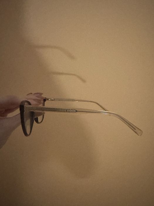 Различни видове черни рамки за диоптрични очила