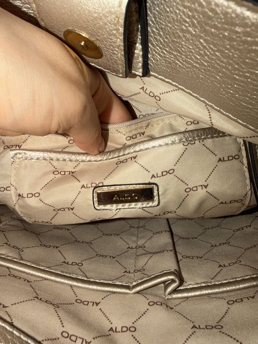 Золотистая сумка Aldo