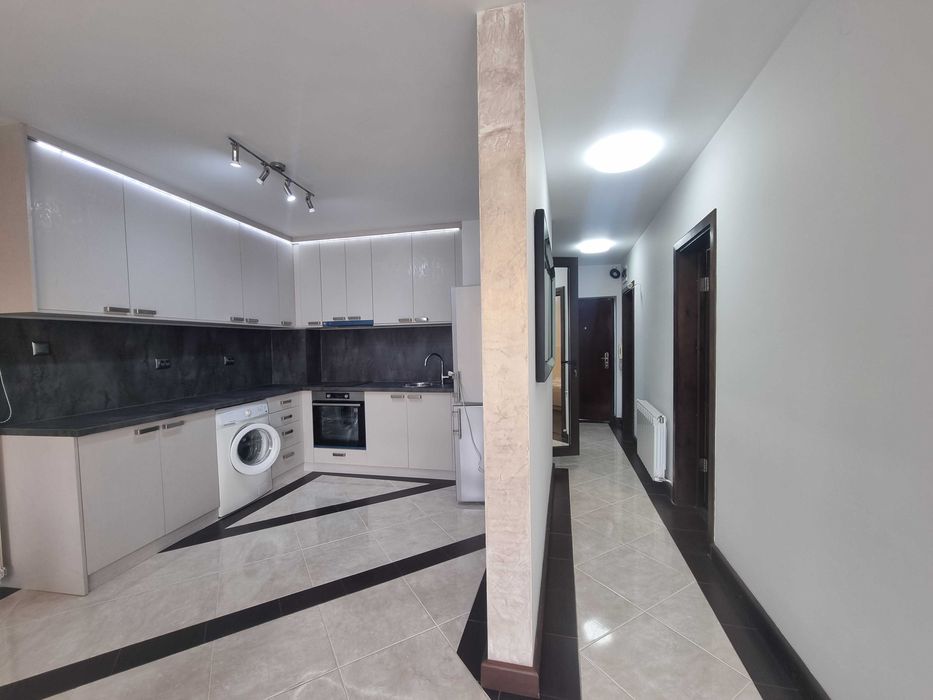 Продава се Тристаен апартамент в Благоевград, Ален мак - 90 кв.м за 1017 €/кв.м - Снимка #2
