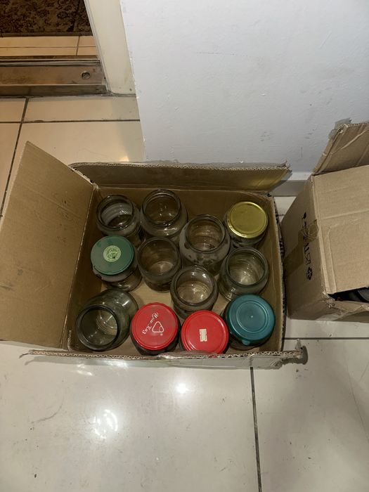 Банки разного размера . Отдам даром