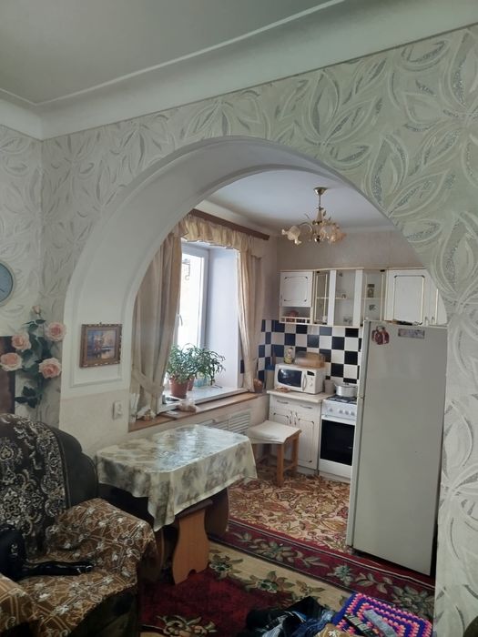 Продам квартиру .