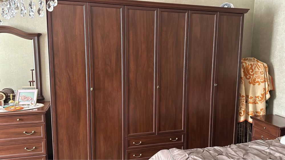 Продам спальный гарнитур б/у