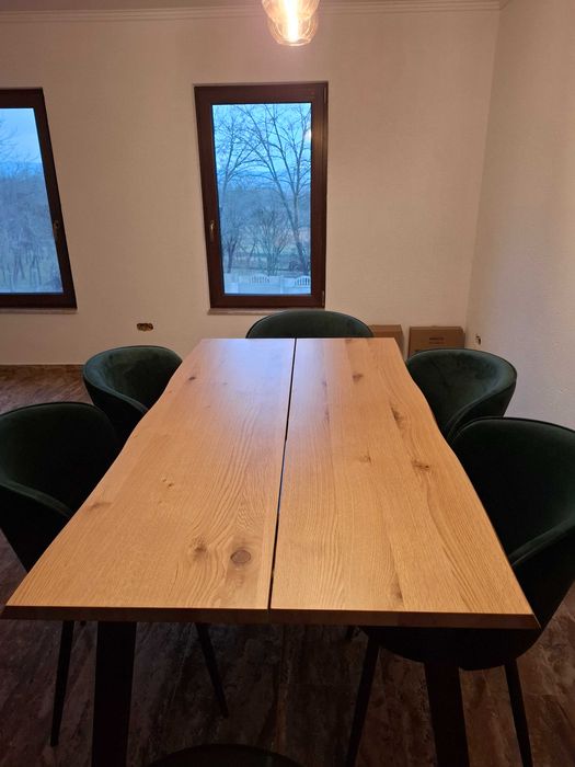 Masă 6 persoane aproape nouă