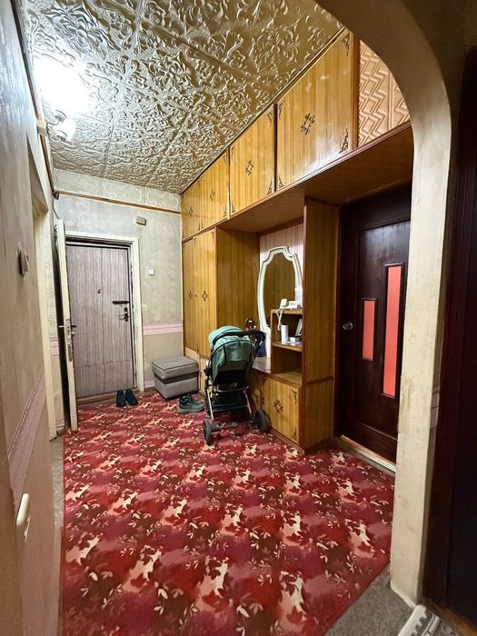 Продаётся 3х комнатная Юнусабад 19 квартал 2 этаж