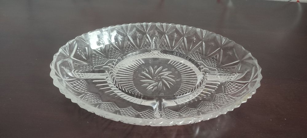 Продам менажницу хрустальную