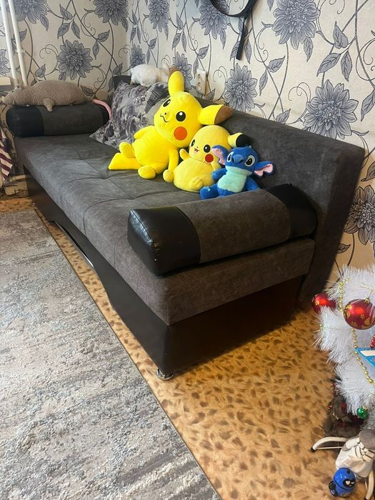 Продам 2 дивана в гостиную