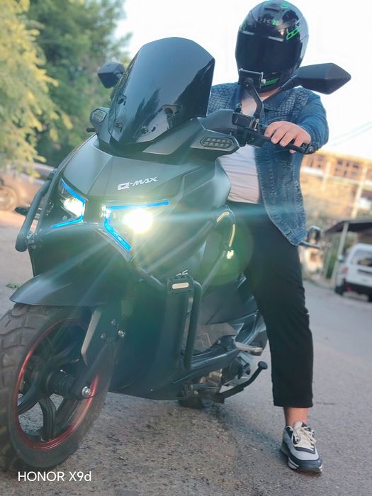 Skuter q max  8200 km probeg  sotiladi