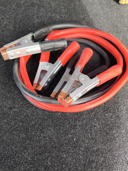 Провода для прикуривания.