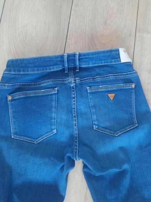 Модерни дънки за момиче