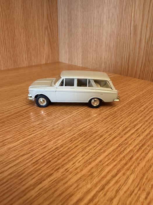 Модель Москвич 427 - масштаб 1:43 СССР