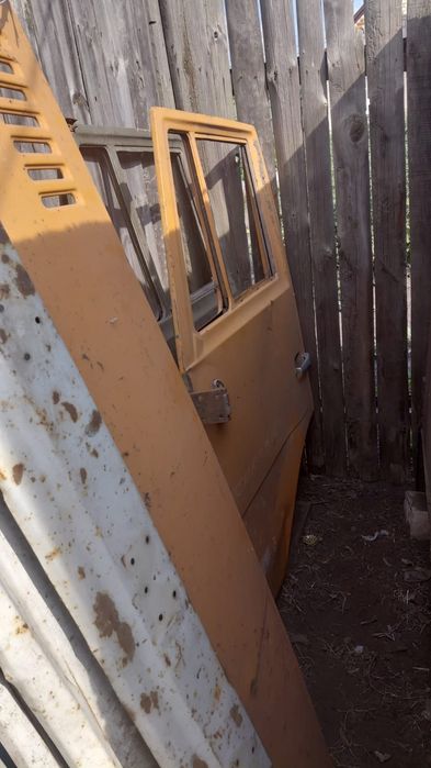Продам двери и решётку на Камаз