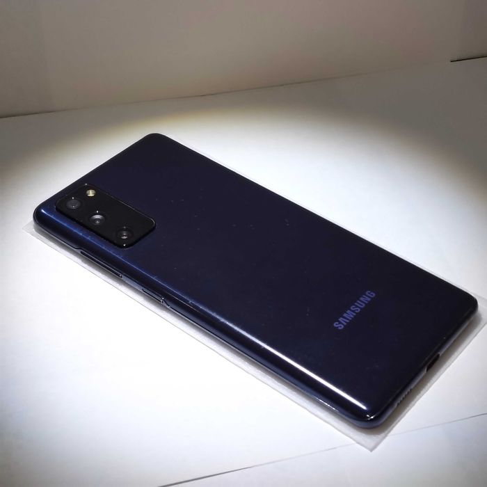 Продаю Samsung S20 FE телефон/смартфон
