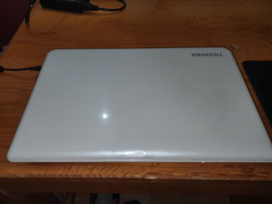 Продам нотбук тошибо