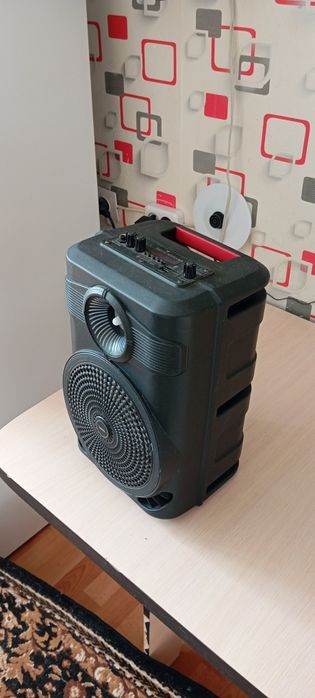 Продам портативную колонку