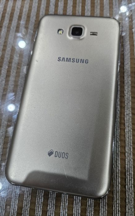 Samsung Galaxy J7