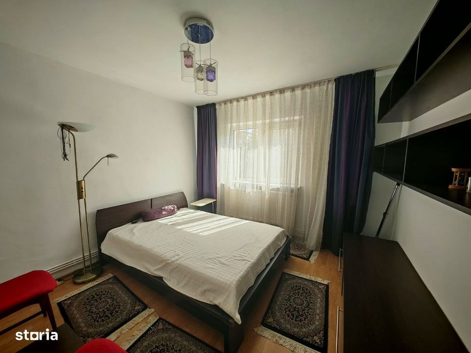 Decomandat, etaj 2/4, 3 camere, Lapus
