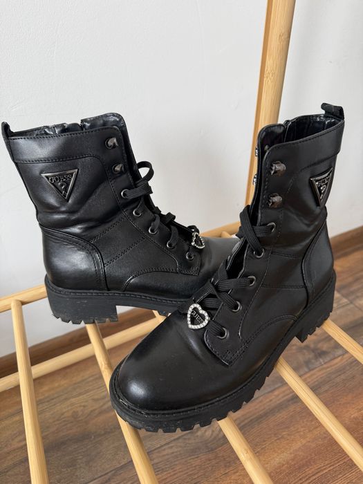 Оригинални боти Guess