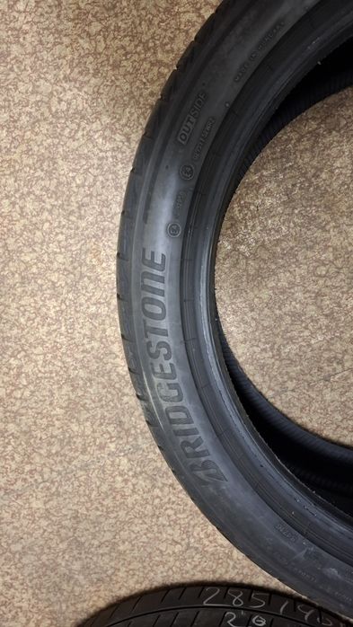 Единична лятна гума Bridgestone 255 40 20