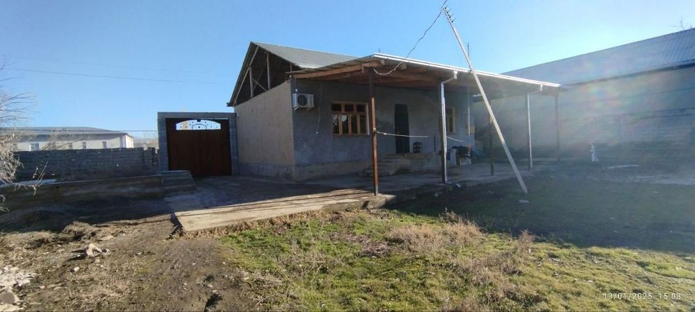 Зомин шахар сентирида жойлашган 6 сотих 4 хона барча шароитлар бор
