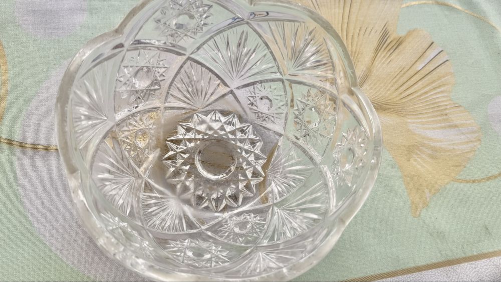 Продам хрустальные вазы