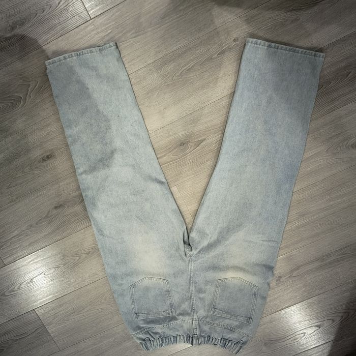 Джинсы широкие!!!