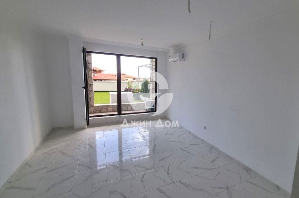 Продава се Едностаен апартамент в Свети Влас - 35 кв.м за 1886 €/кв.м - Снимка #1